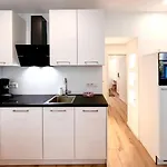 New! Central Modern Apartment